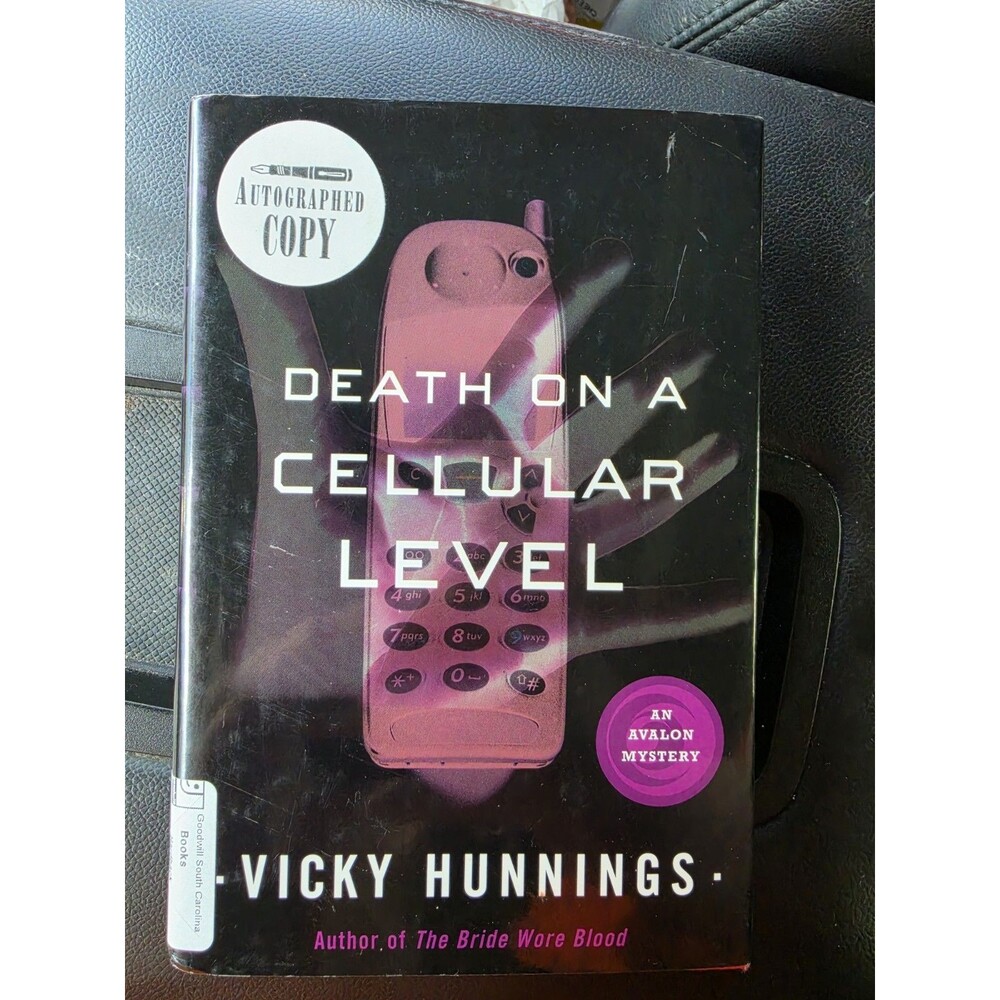 Signed 1st Edition Death on a Cellular Level by Vicky Hunnings (2003, Hardcover)